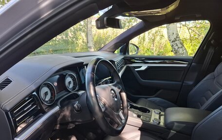 Volkswagen Touareg III, 2019 год, 4 850 000 рублей, 9 фотография