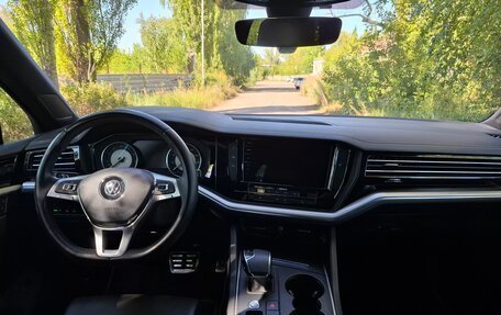 Volkswagen Touareg III, 2019 год, 4 850 000 рублей, 7 фотография