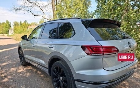 Volkswagen Touareg III, 2019 год, 4 850 000 рублей, 3 фотография