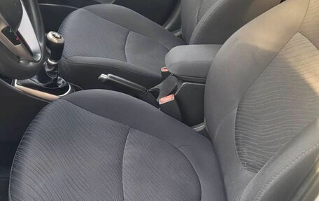 Hyundai Solaris II рестайлинг, 2015 год, 750 000 рублей, 6 фотография
