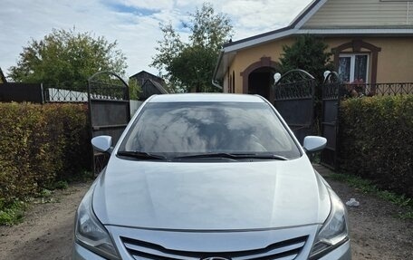 Hyundai Solaris II рестайлинг, 2015 год, 750 000 рублей, 2 фотография