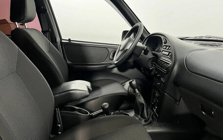 Chevrolet Niva I рестайлинг, 2018 год, 885 000 рублей, 13 фотография