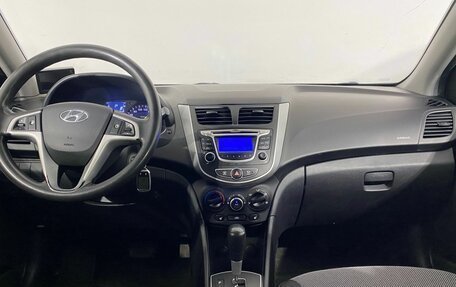 Hyundai Solaris II рестайлинг, 2014 год, 810 000 рублей, 17 фотография