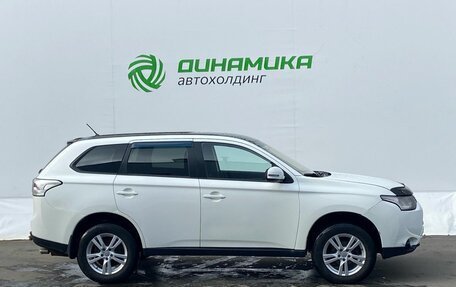 Mitsubishi Outlander III рестайлинг 3, 2012 год, 750 000 рублей, 4 фотография