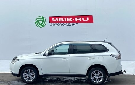 Mitsubishi Outlander III рестайлинг 3, 2012 год, 750 000 рублей, 8 фотография
