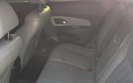 Chevrolet Cruze II, 2011 год, 800 000 рублей, 11 фотография