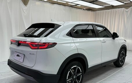 Honda Vezel, 2023 год, 1 360 000 рублей, 6 фотография