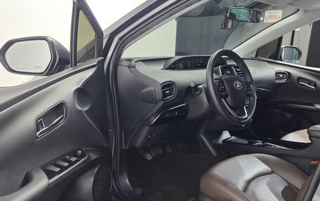 Toyota Prius IV XW50, 2019 год, 2 100 000 рублей, 7 фотография