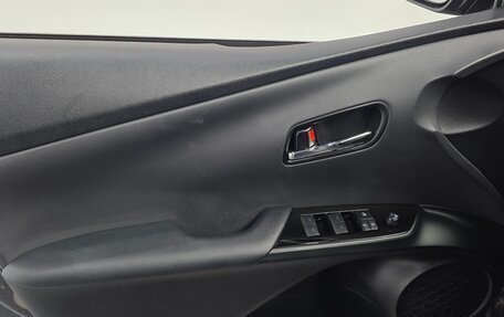 Toyota Prius IV XW50, 2019 год, 2 100 000 рублей, 21 фотография