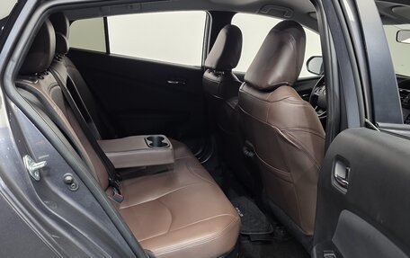 Toyota Prius IV XW50, 2019 год, 2 100 000 рублей, 25 фотография