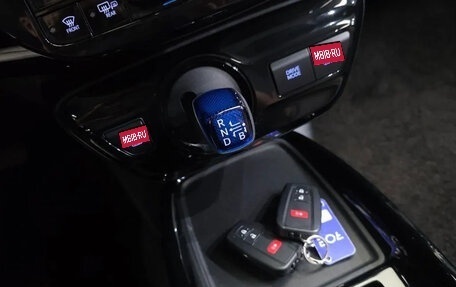Toyota Prius IV XW50, 2019 год, 2 100 000 рублей, 18 фотография