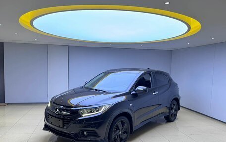 Honda Vezel, 2022 год, 1 280 000 рублей, 2 фотография