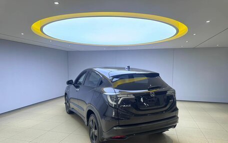 Honda Vezel, 2022 год, 1 280 000 рублей, 5 фотография