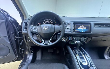 Honda Vezel, 2022 год, 1 280 000 рублей, 9 фотография