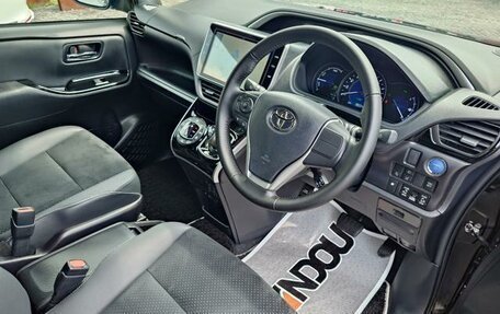 Toyota Voxy III, 2021 год, 1 530 000 рублей, 10 фотография