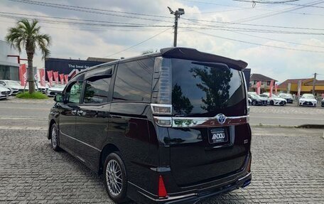 Toyota Voxy III, 2021 год, 1 530 000 рублей, 4 фотография