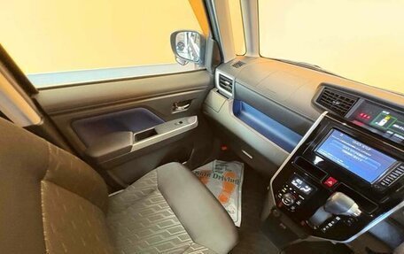 Toyota Roomy I, 2023 год, 750 000 рублей, 9 фотография