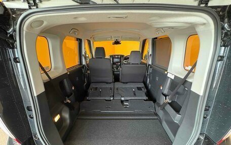 Toyota Roomy I, 2023 год, 750 000 рублей, 13 фотография