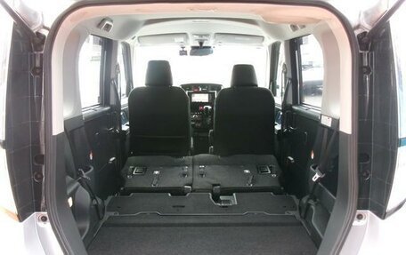 Toyota Roomy I, 2023 год, 750 000 рублей, 8 фотография