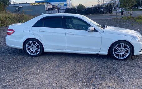 Mercedes-Benz E-Класс, 2011 год, 1 500 000 рублей, 3 фотография