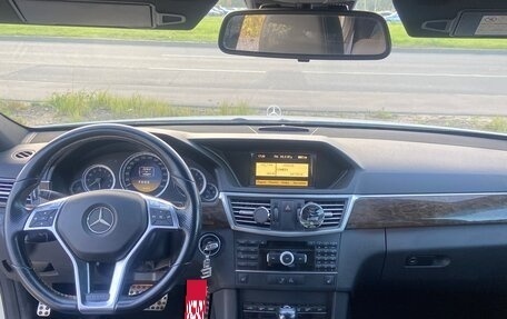 Mercedes-Benz E-Класс, 2011 год, 1 500 000 рублей, 9 фотография