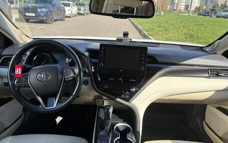 Toyota Camry, 2021 год, 3 450 000 рублей, 4 фотография