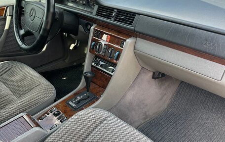 Mercedes-Benz W124, 1993 год, 1 650 000 рублей, 19 фотография
