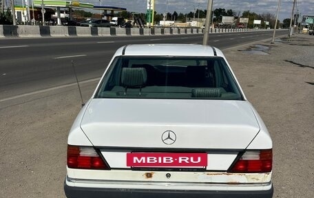 Mercedes-Benz W124, 1993 год, 1 650 000 рублей, 11 фотография