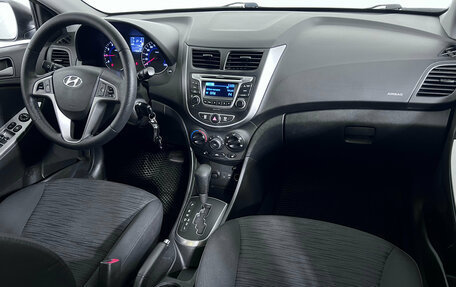 Hyundai Solaris II рестайлинг, 2014 год, 945 000 рублей, 10 фотография