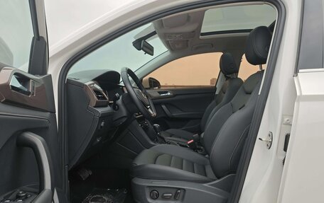 Volkswagen Tharu, 2023 год, 1 500 000 рублей, 9 фотография