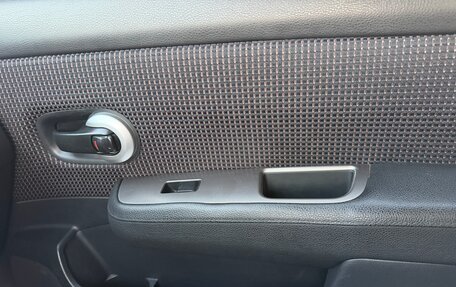 Nissan Tiida, 2011 год, 700 000 рублей, 12 фотография