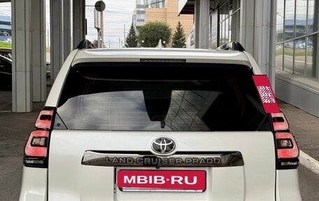 Toyota Land Cruiser Prado 150 рестайлинг 2, 2021 год, 6 490 000 рублей, 9 фотография