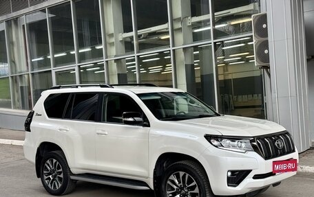 Toyota Land Cruiser Prado 150 рестайлинг 2, 2021 год, 6 490 000 рублей, 20 фотография