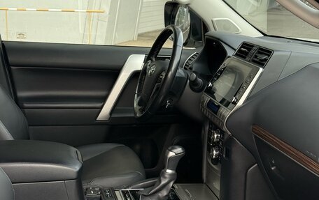 Toyota Land Cruiser Prado 150 рестайлинг 2, 2021 год, 6 490 000 рублей, 26 фотография