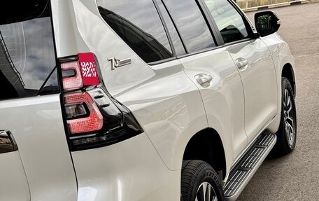 Toyota Land Cruiser Prado 150 рестайлинг 2, 2021 год, 6 490 000 рублей, 34 фотография