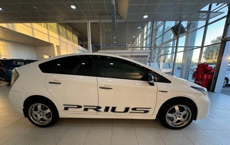 Toyota Prius, 2012 год, 1 129 900 рублей, 4 фотография