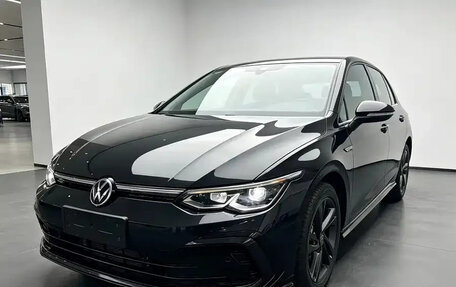 Volkswagen Golf VIII, 2023 год, 1 980 008 рублей, 1 фотография