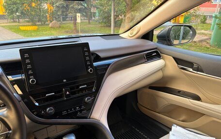 Toyota Camry, 2021 год, 3 400 000 рублей, 8 фотография