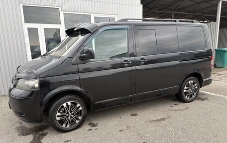Volkswagen Caravelle T5, 2005 год, 1 300 000 рублей, 3 фотография