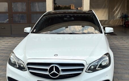 Mercedes-Benz E-Класс, 2015 год, 1 750 000 рублей, 4 фотография