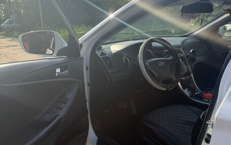 Hyundai Sonata VI, 2011 год, 950 000 рублей, 3 фотография
