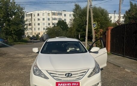 Hyundai Sonata VI, 2011 год, 950 000 рублей, 6 фотография
