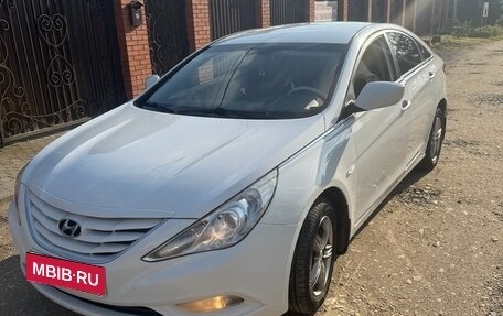 Hyundai Sonata VI, 2011 год, 950 000 рублей, 4 фотография