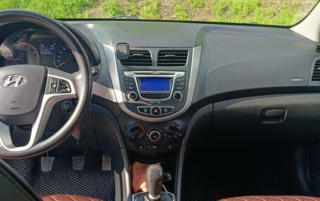 Hyundai Solaris II рестайлинг, 2012 год, 860 000 рублей, 2 фотография