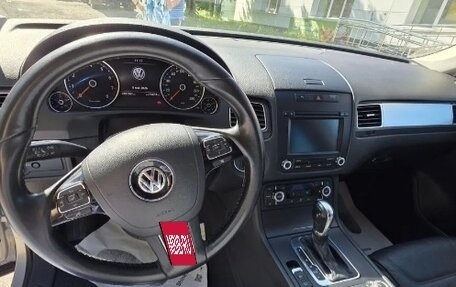Volkswagen Touareg III, 2012 год, 1 400 000 рублей, 2 фотография