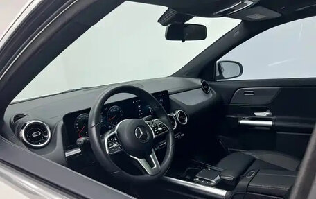 Mercedes-Benz GLA, 2022 год, 1 977 000 рублей, 8 фотография