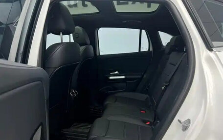 Mercedes-Benz GLA, 2022 год, 1 977 000 рублей, 12 фотография