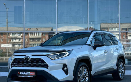 Toyota RAV4, 2021 год, 4 135 000 рублей, 2 фотография