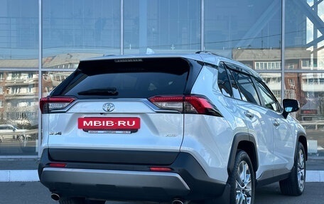 Toyota RAV4, 2021 год, 4 135 000 рублей, 3 фотография