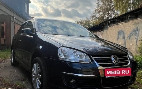 Volkswagen Jetta VI, 2009 год, 750 000 рублей, 2 фотография
